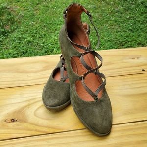 L'amour des Pieds Suede Leather Wedge. Size 6